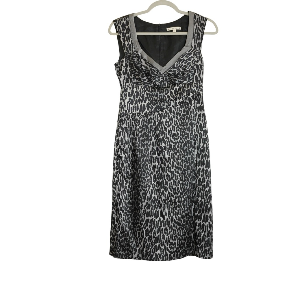 Nanette Lepore Y2K Style Gray Leopard Print 100% Silk Sheath Dress V-Neck Club